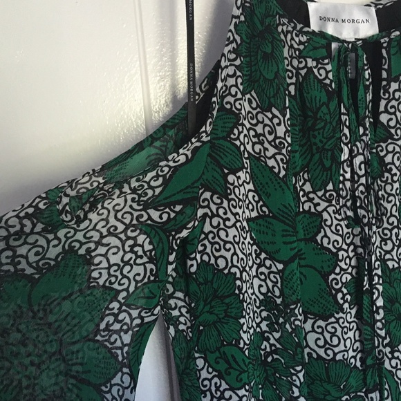 Donna Morgan Cold-Shoulder Floral Dress - Picture 3 of 9